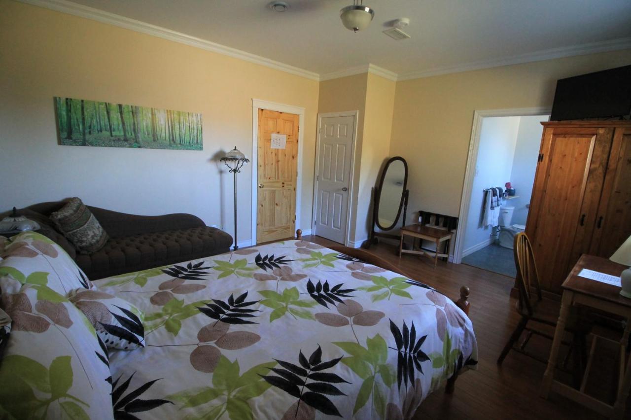 The Fiddle And The Sea Bed And Breakfast Port Hood Экстерьер фото